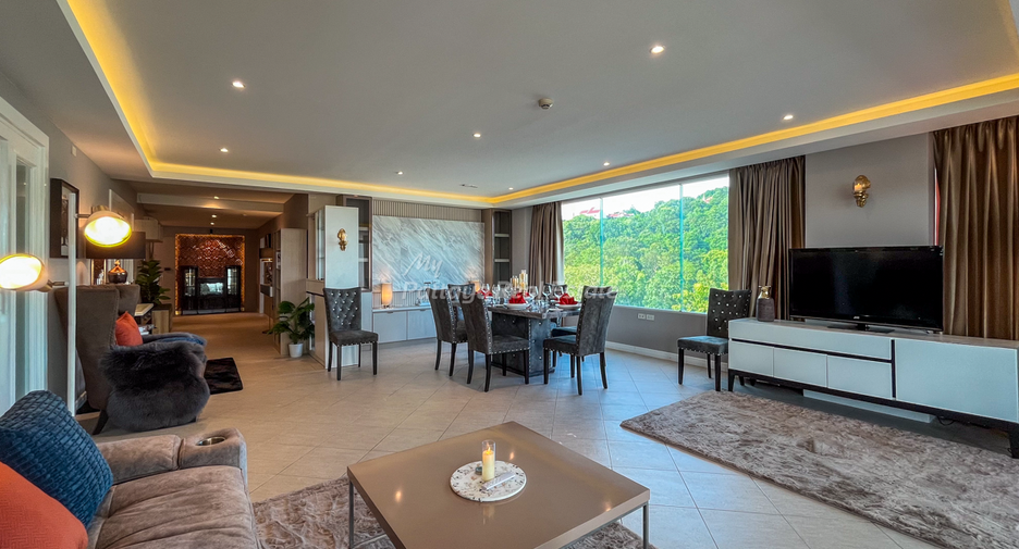 For sale 3 bedrooms condo in Bang Lamung, Chonburi