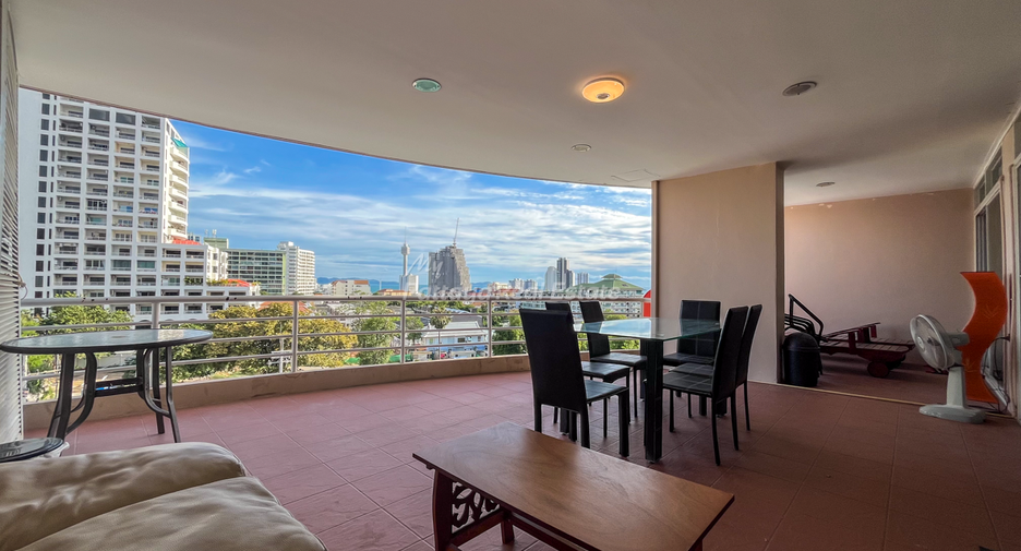 For sale 3 bedrooms condo in Bang Lamung, Chonburi
