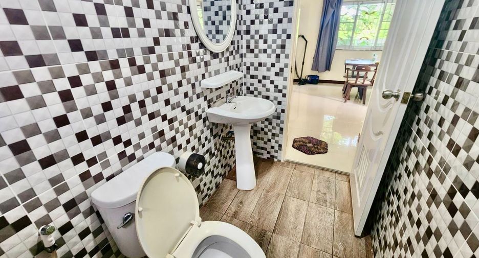 For sale 3 bedrooms house in Phanom Sarakham, Chachoengsao