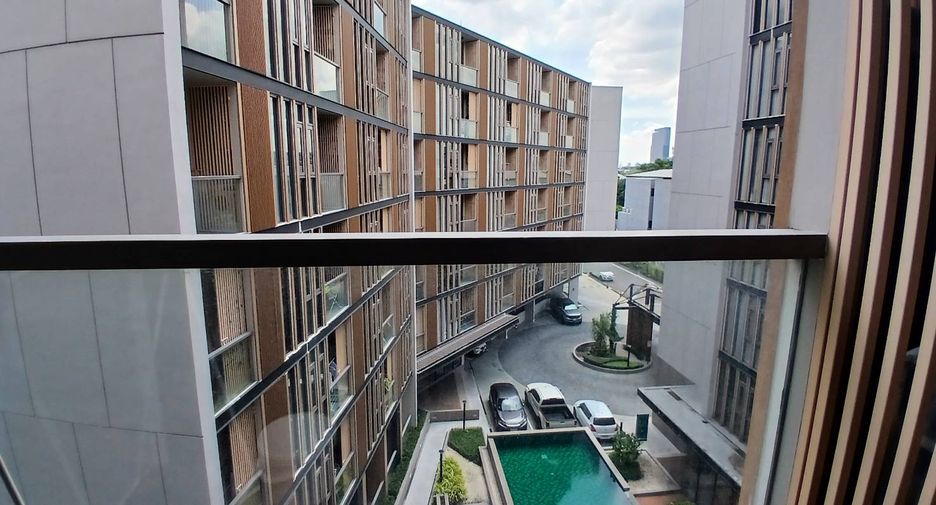 For sale 1 bed condo in Wang Thonglang, Bangkok