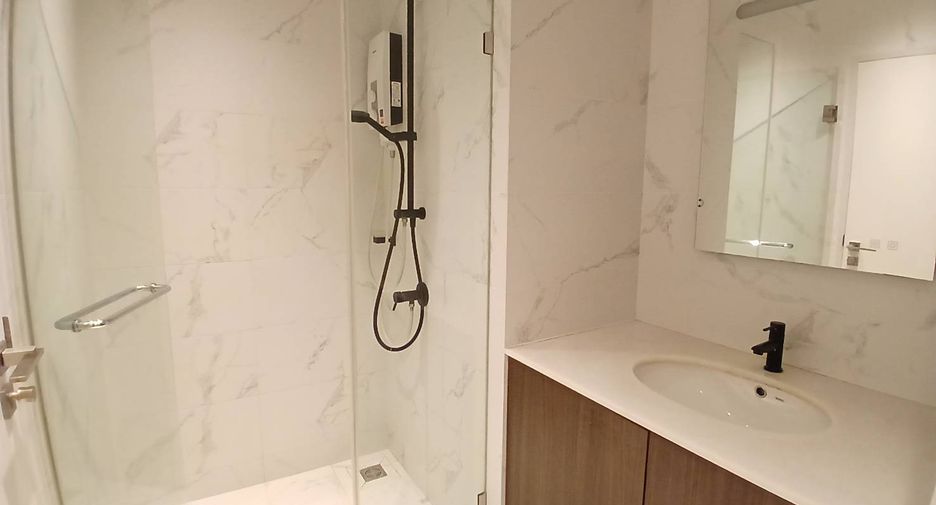 For sale 1 bed condo in Wang Thonglang, Bangkok