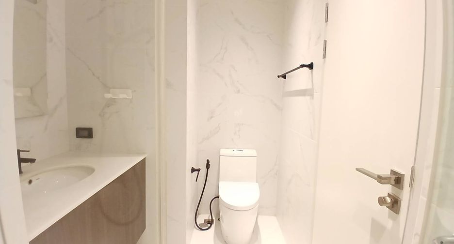 For sale 1 bed condo in Wang Thonglang, Bangkok