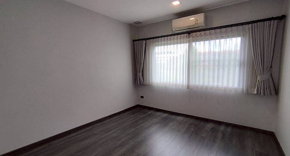 出租 3 卧室 联排别墅 在 Bang Phli, Samut Prakan
