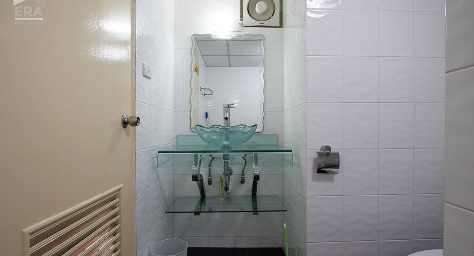 For sale 1 bed condo in Mueang Rayong, Rayong