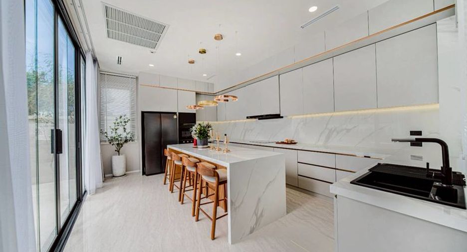 ให้เช่า และ ขาย 4 ห้องนอน บ้านเดี่ยว ใน บางละมุง, ชลบุรี