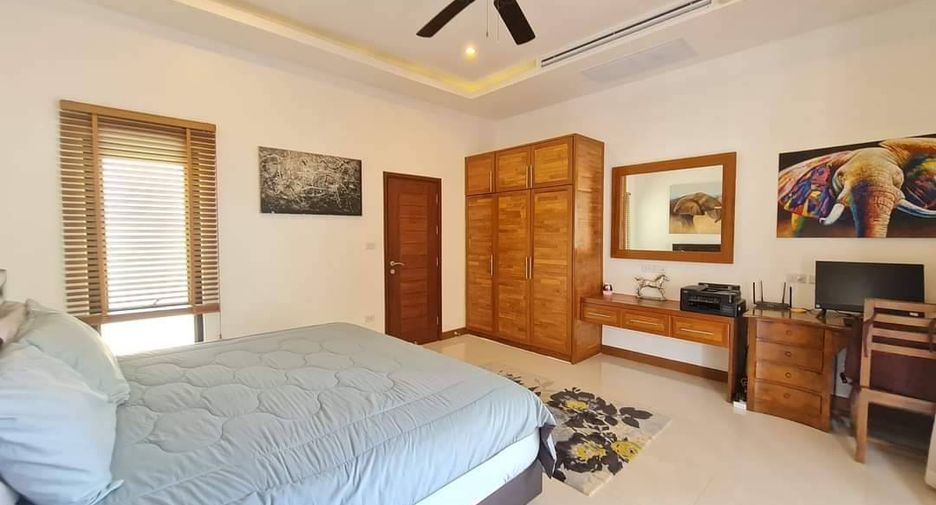 For sale 3 ベッドルーム villa in Sattahip, Chonburi