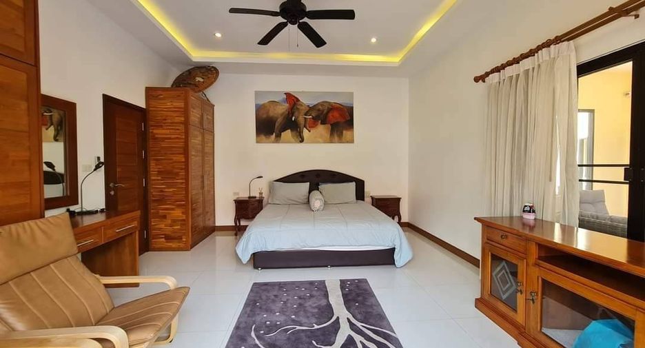 For sale 3 ベッドルーム villa in Sattahip, Chonburi