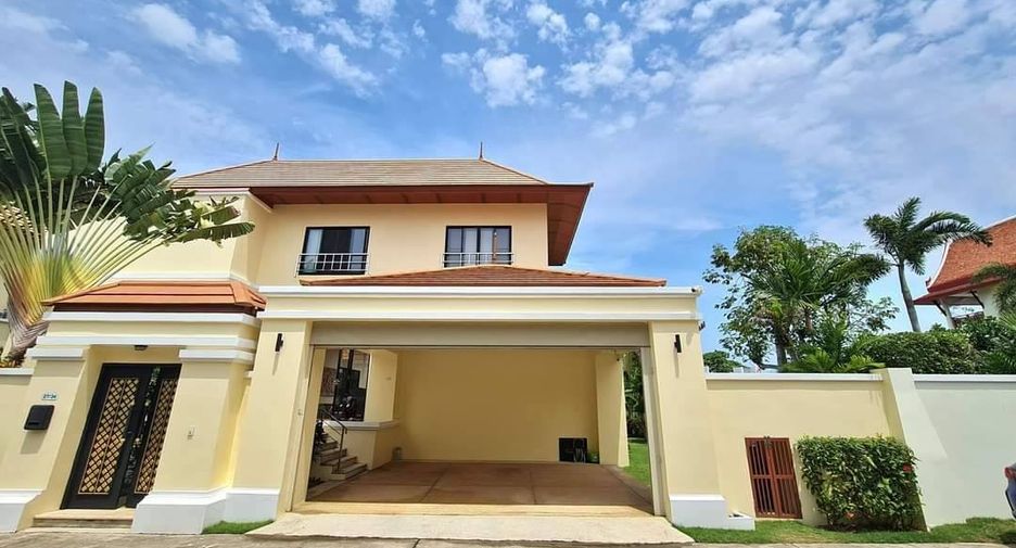 For sale 3 ベッドルーム villa in Sattahip, Chonburi