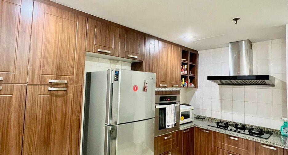 À vendre 3 chambres condo à Watthana, Bangkok