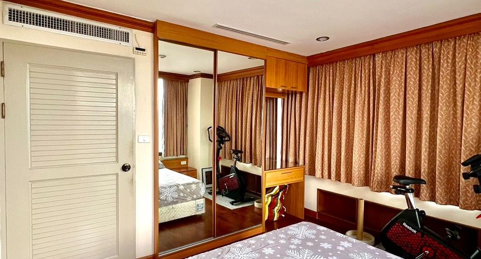À vendre 3 chambres condo à Watthana, Bangkok