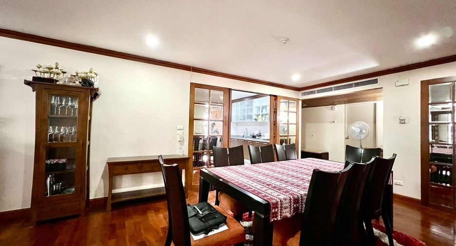 À vendre 3 chambres condo à Watthana, Bangkok
