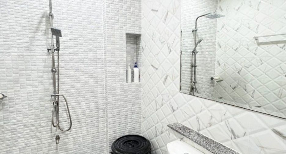 Casa en venta de 2 habitaciones en Phan Thong, Chonburi