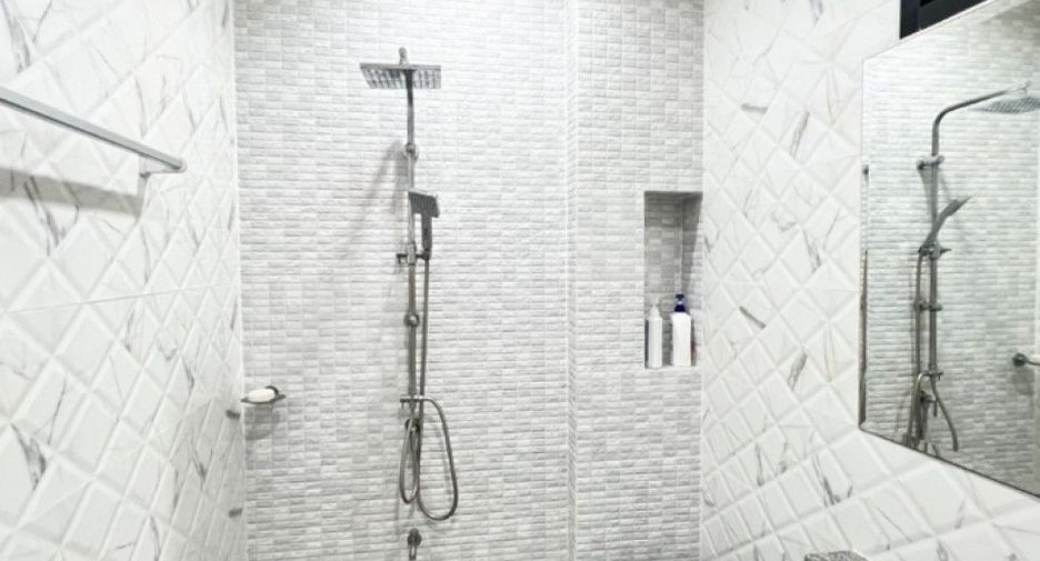 Casa en venta de 2 habitaciones en Phan Thong, Chonburi