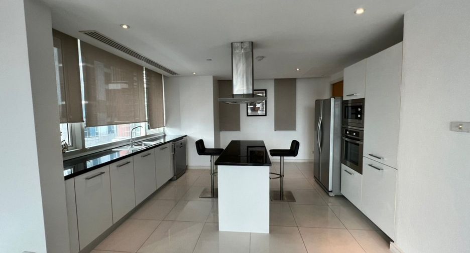 For rent 3 ベッドルーム condo in Khlong Toei, Bangkok