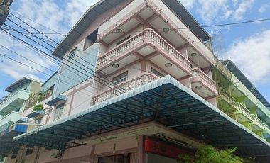 For sale 5 bedrooms townhouse in Bang Khun Thian, Bangkok