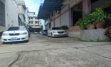 For sale 5 bedrooms townhouse in Bang Khun Thian, Bangkok