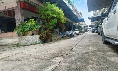 For sale 5 bedrooms townhouse in Bang Khun Thian, Bangkok