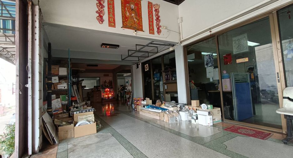 For sale 5 bedrooms townhouse in Bang Khun Thian, Bangkok