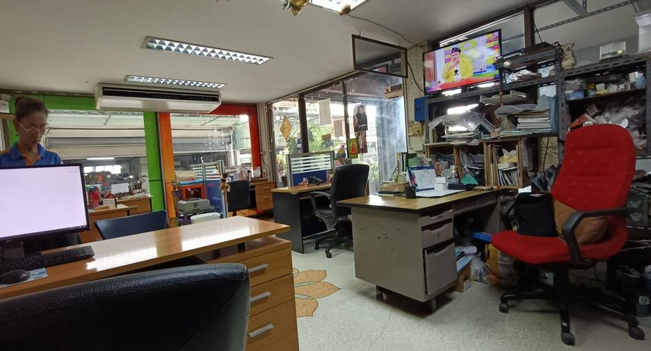 For sale 5 bedrooms townhouse in Bang Khun Thian, Bangkok