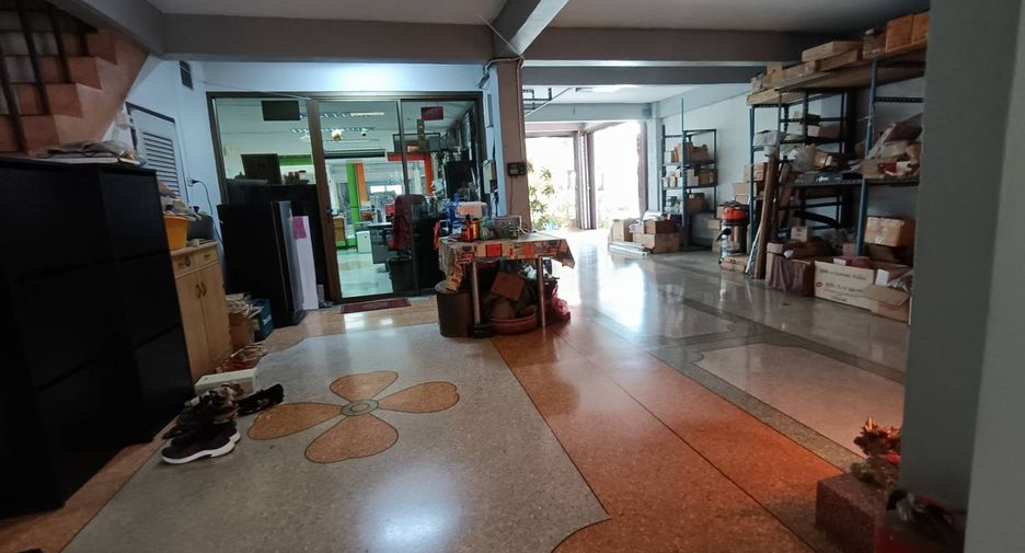 For sale 5 bedrooms townhouse in Bang Khun Thian, Bangkok