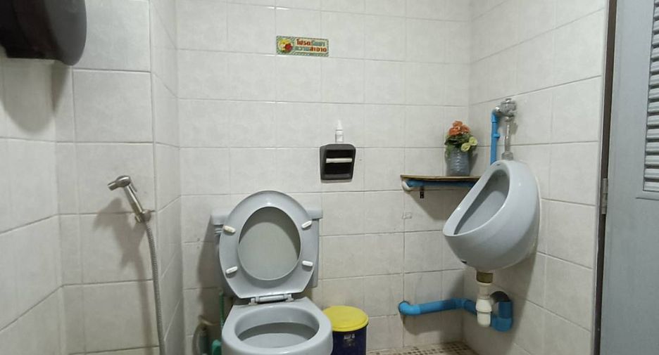 For sale 5 bedrooms townhouse in Bang Khun Thian, Bangkok