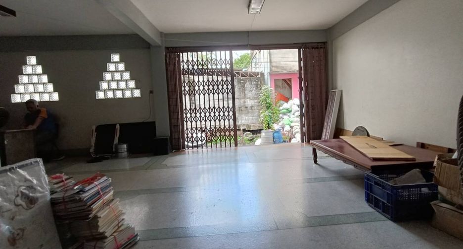 For sale 5 bedrooms townhouse in Bang Khun Thian, Bangkok
