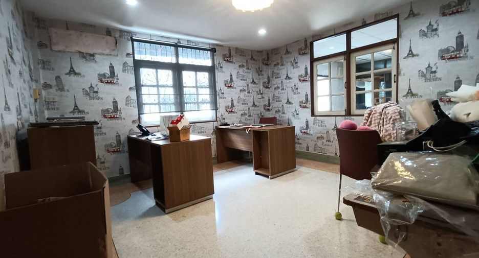 For sale 5 bedrooms townhouse in Bang Khun Thian, Bangkok