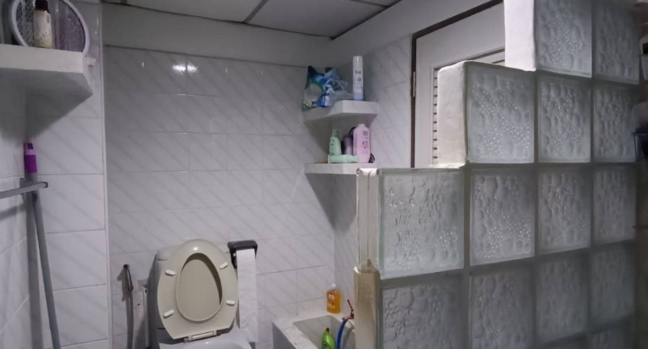 For sale 5 bedrooms townhouse in Bang Khun Thian, Bangkok