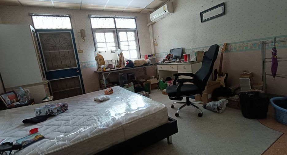 For sale 5 bedrooms townhouse in Bang Khun Thian, Bangkok