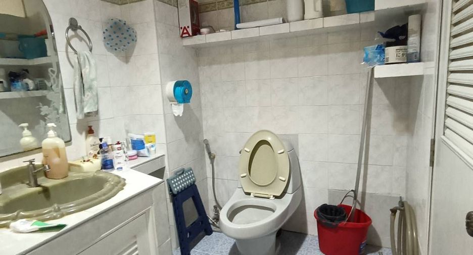 For sale 5 bedrooms townhouse in Bang Khun Thian, Bangkok