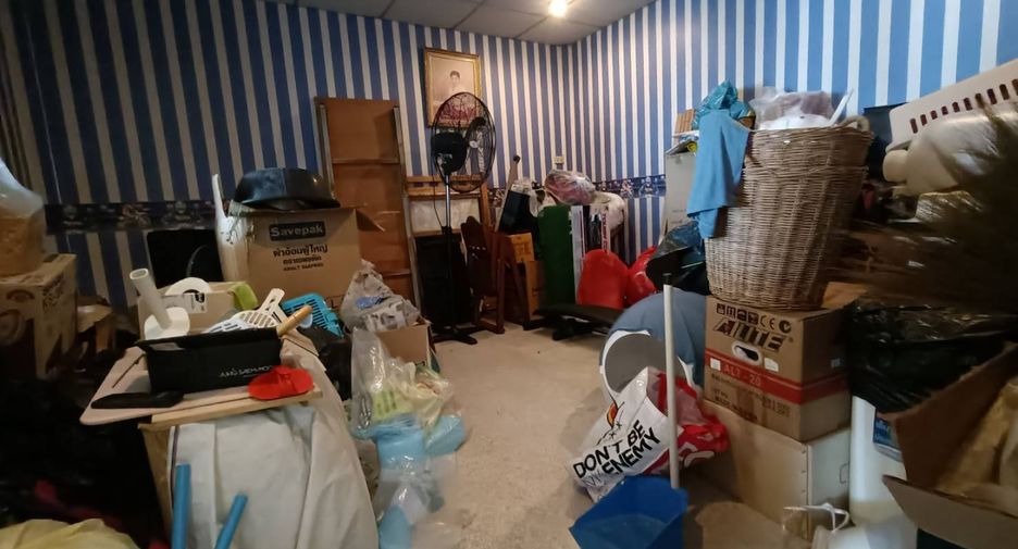 For sale 5 bedrooms townhouse in Bang Khun Thian, Bangkok