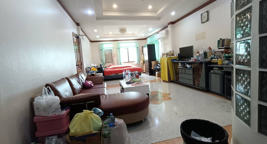 For sale 5 bedrooms townhouse in Bang Khun Thian, Bangkok