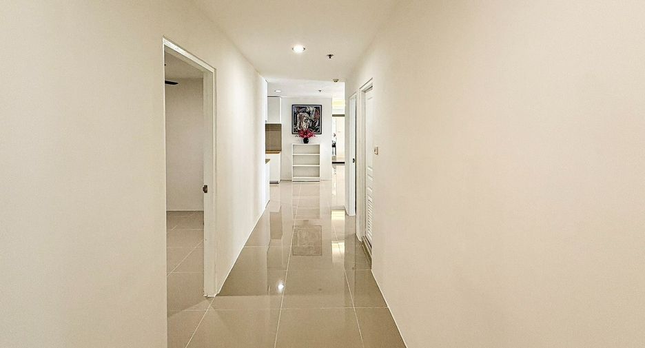 Wohnung zur Miete mit 4 Zimmer in Khlong Toei, Bangkok