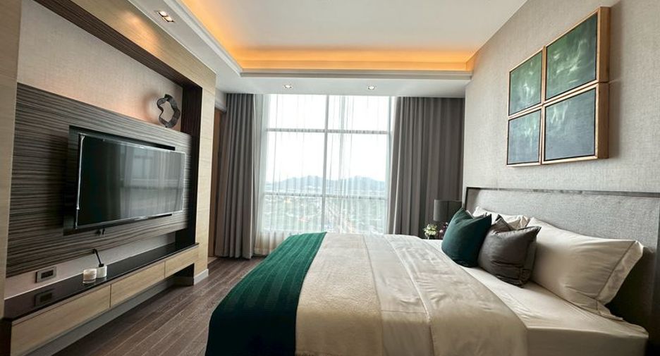 For sale 3 bedrooms condo in Si Racha, Chonburi