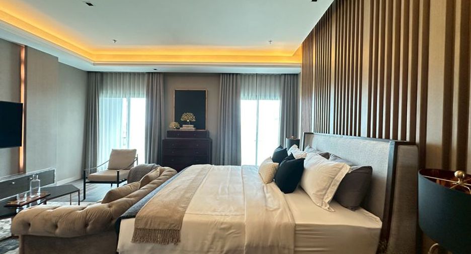For sale 3 bedrooms condo in Si Racha, Chonburi