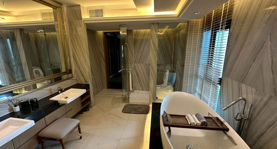 For sale 3 bedrooms condo in Si Racha, Chonburi