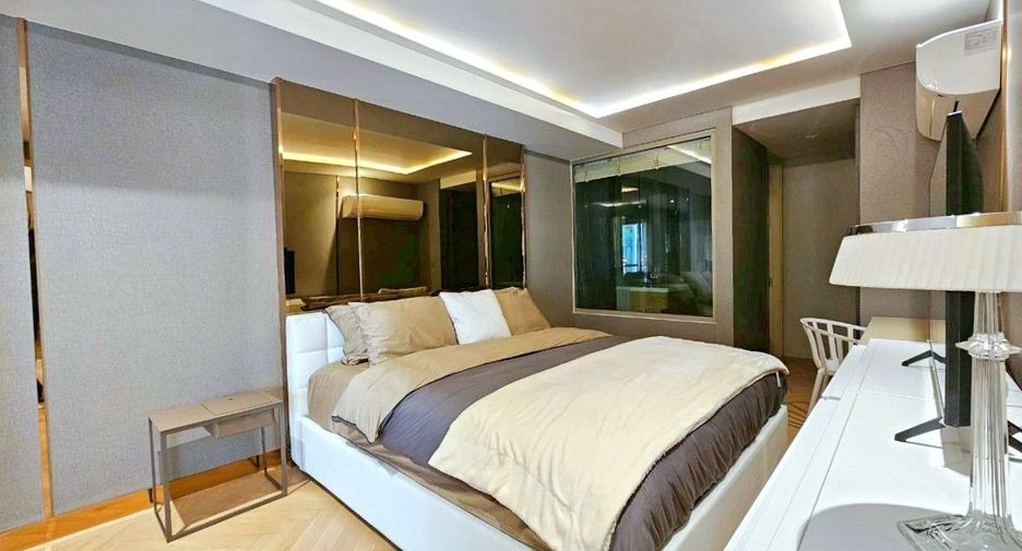 For sale 2 bedrooms condo in Watthana, Bangkok