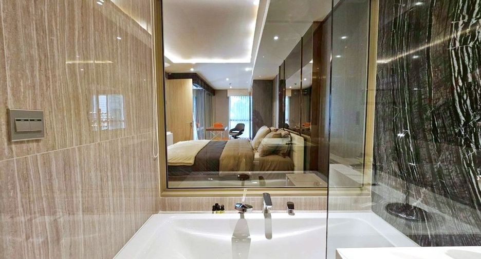 For sale 2 bedrooms condo in Watthana, Bangkok