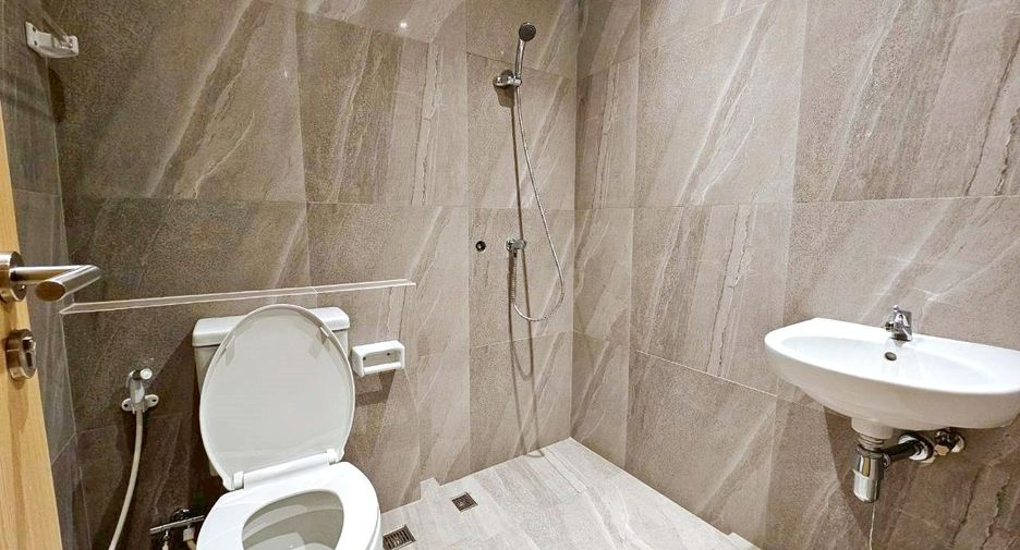 For sale 2 bedrooms condo in Watthana, Bangkok