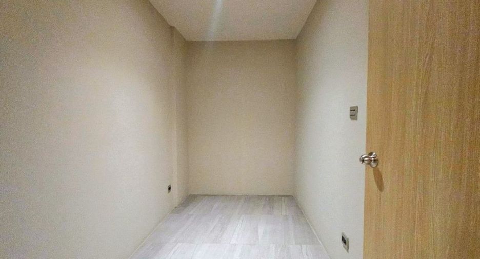For sale 2 bedrooms condo in Watthana, Bangkok