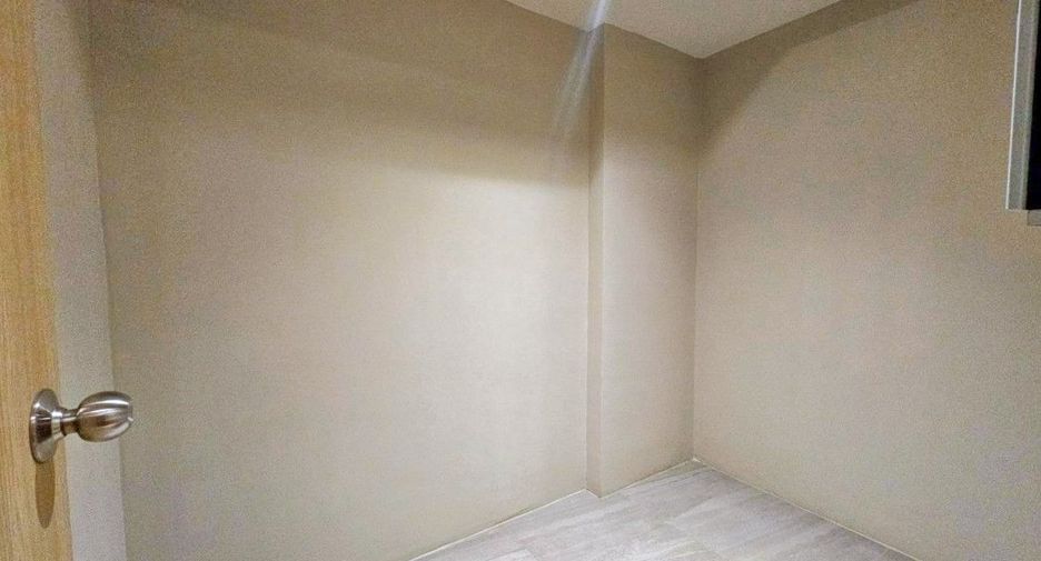 For sale 2 bedrooms condo in Watthana, Bangkok
