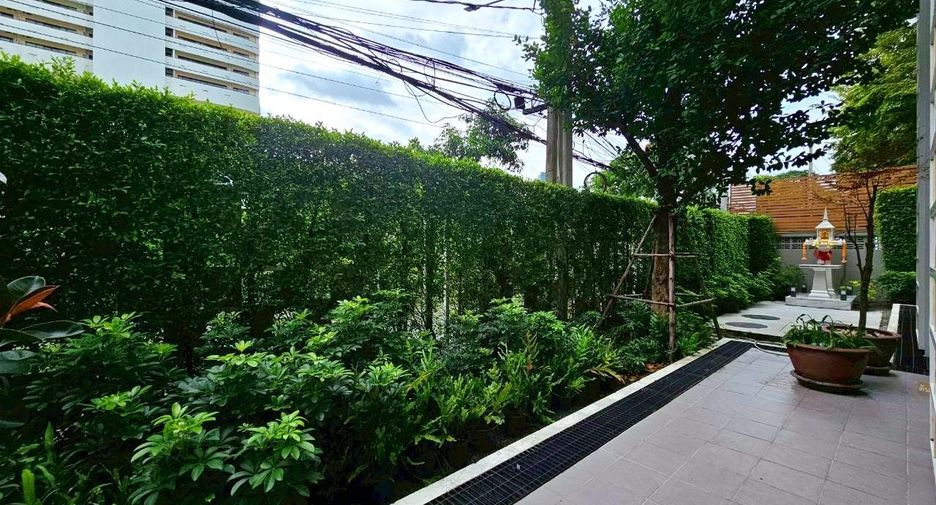For sale 2 bedrooms condo in Watthana, Bangkok