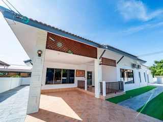 Haus zum Kauf mit 5 Zimmer in Bang Lamung, Chonburi