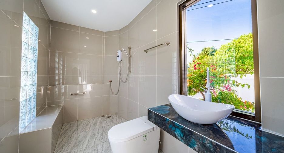 Haus zum Kauf mit 5 Zimmer in Bang Lamung, Chonburi