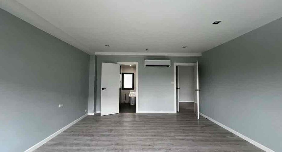 For sale 2 bedrooms condo in Sathon, Bangkok