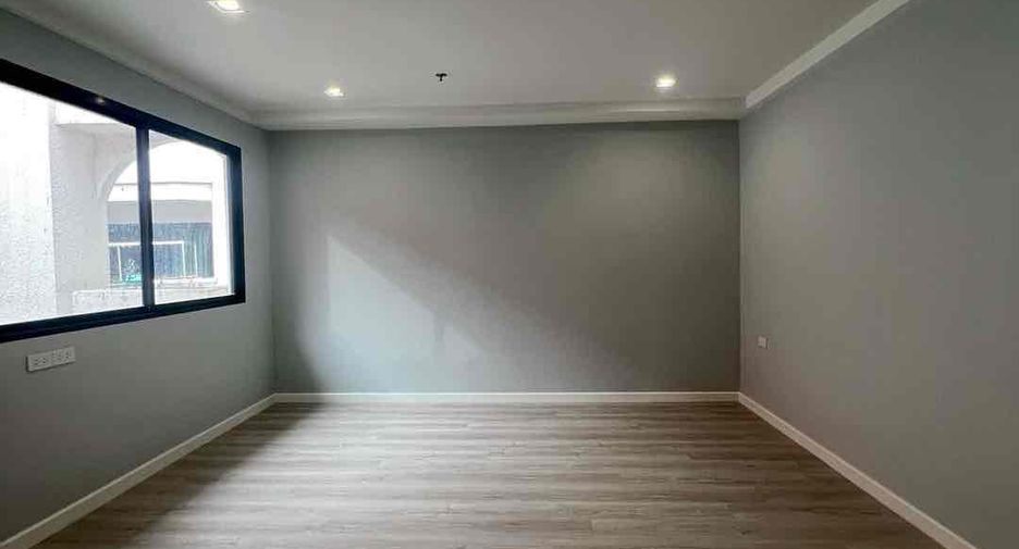 For sale 2 bedrooms condo in Sathon, Bangkok
