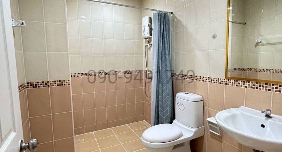 For rent 3 bedrooms townhouse in Bang Kapi, Bangkok