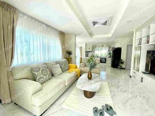 À vendre 5 chambres villa à Bang Lamung, Chonburi