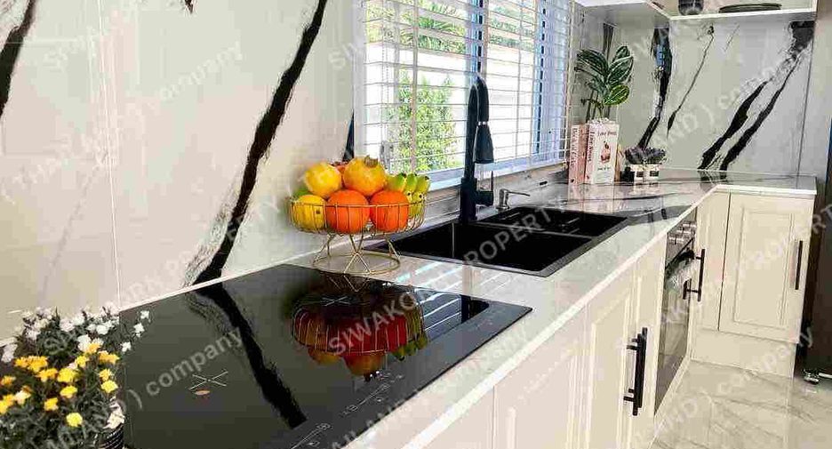 Villa zum Kauf mit 5 Zimmer in Bang Lamung, Chonburi
