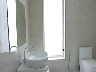 Villa en alquiler y en venta de 4 habitaciones en Bang Lamung, Chonburi